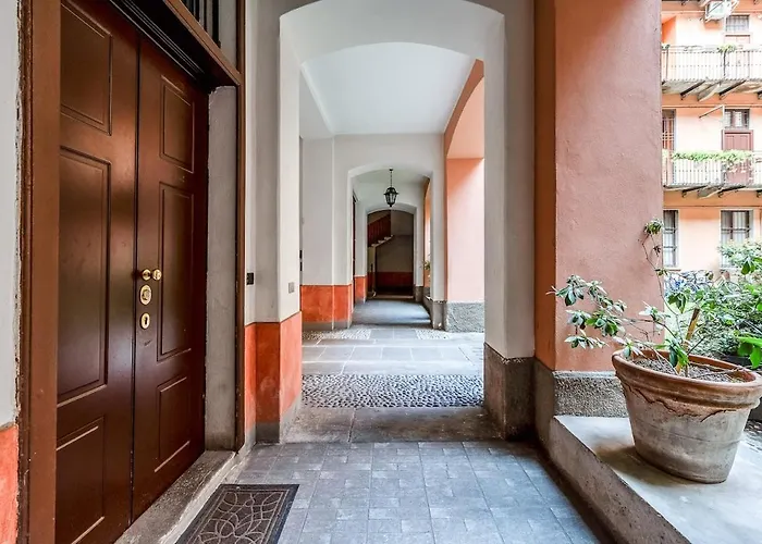 Stylish With Balcony - Brera Apartamento Milão