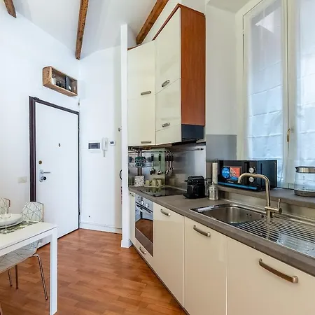 Stylish With Balcony - Brera * Milano