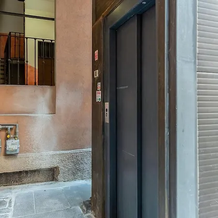 Stylish With Balcony - Brera 밀라노